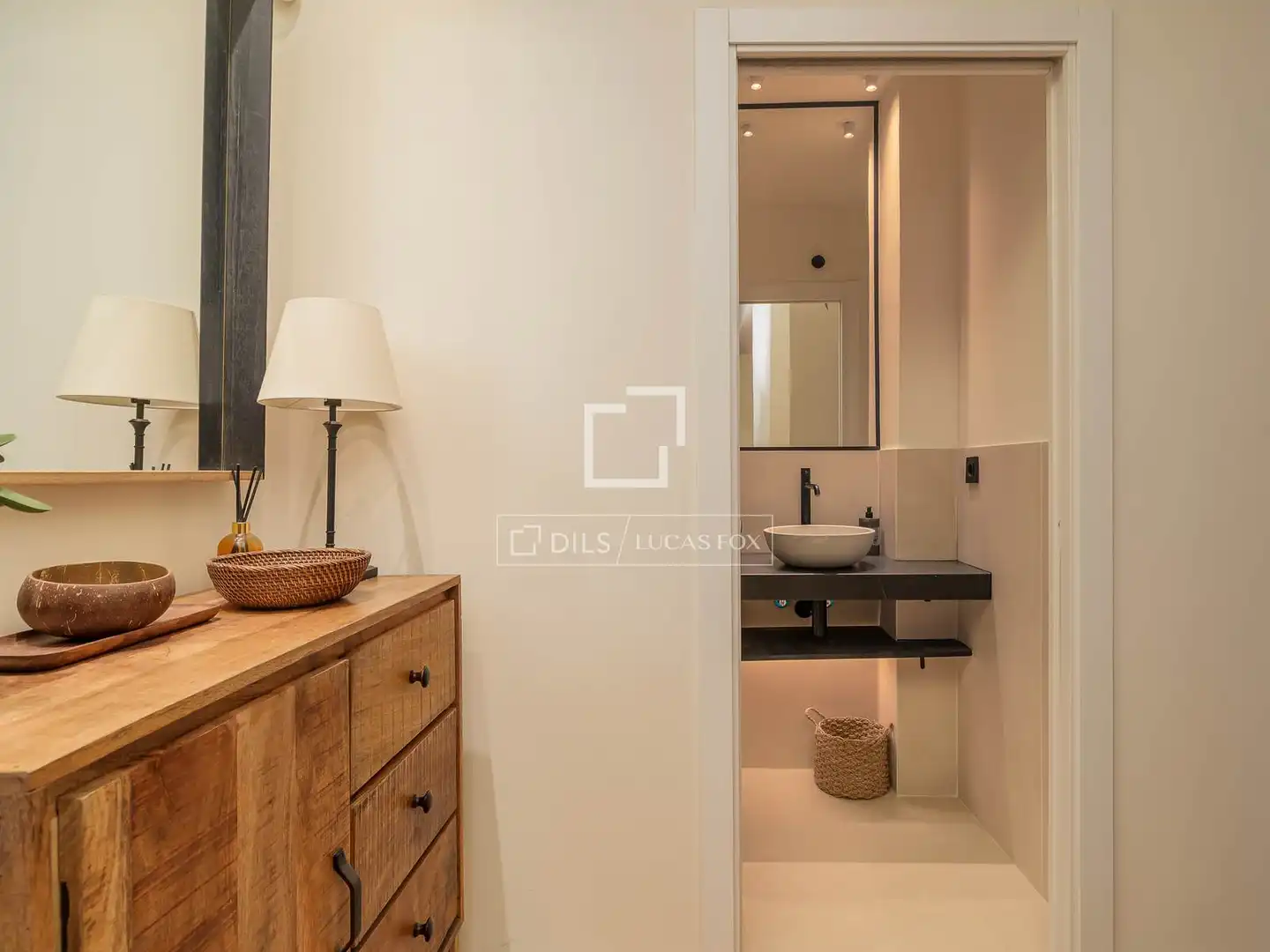Badezimmer von Wohnung zum Verkauf in Barcelona mit Klimaanlage, Heizung und Parkett