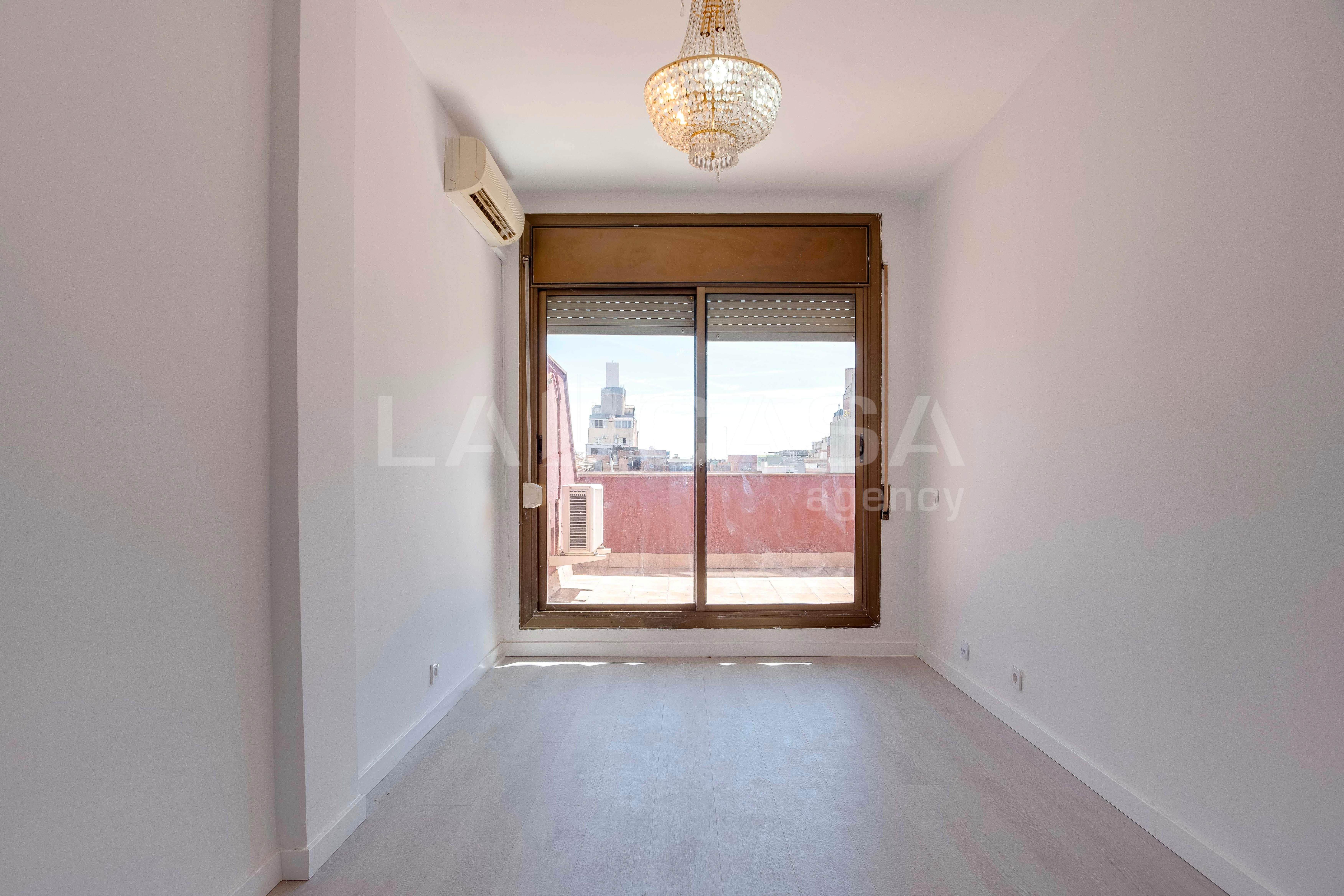 Bedroom of Flat for sale in L'Hospitalet de Llobregat  with Terrace
