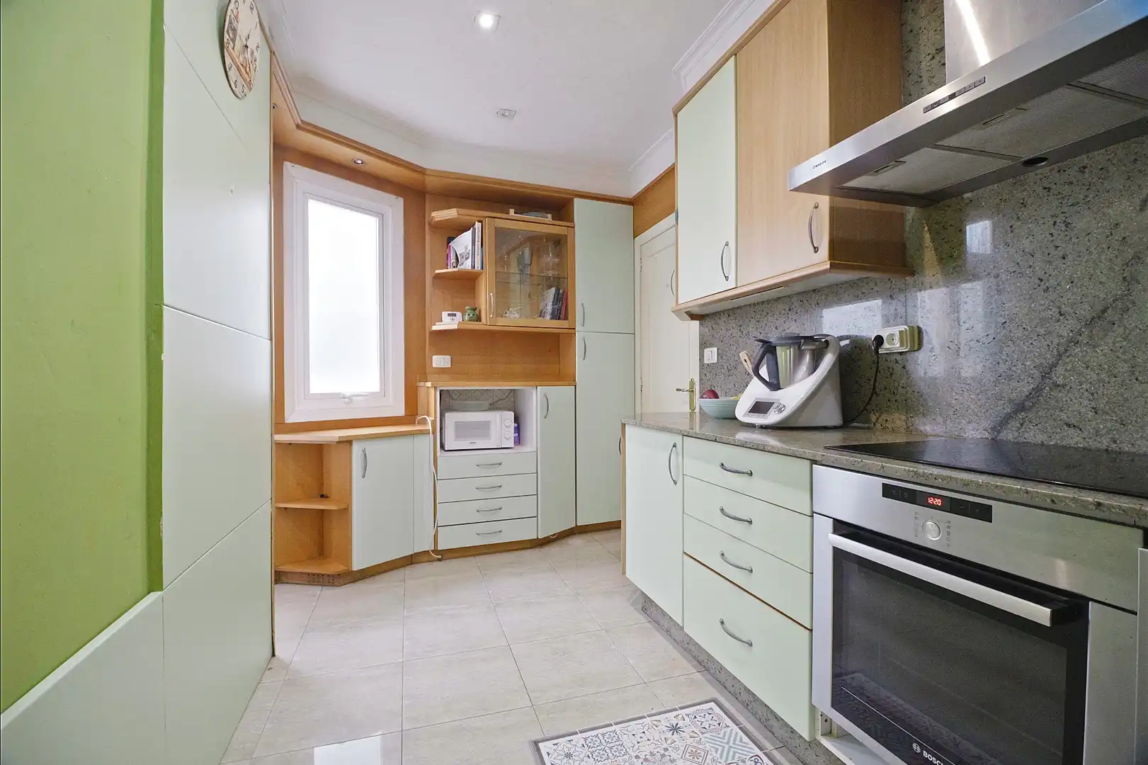 Cocina de Piso en venta en Vigo  con Calefacción, Parquet y Terraza