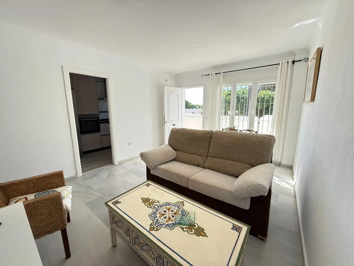 Living room of Apartments for sale in Chiclana de la Frontera  with Terrace, Furnished and Community pool