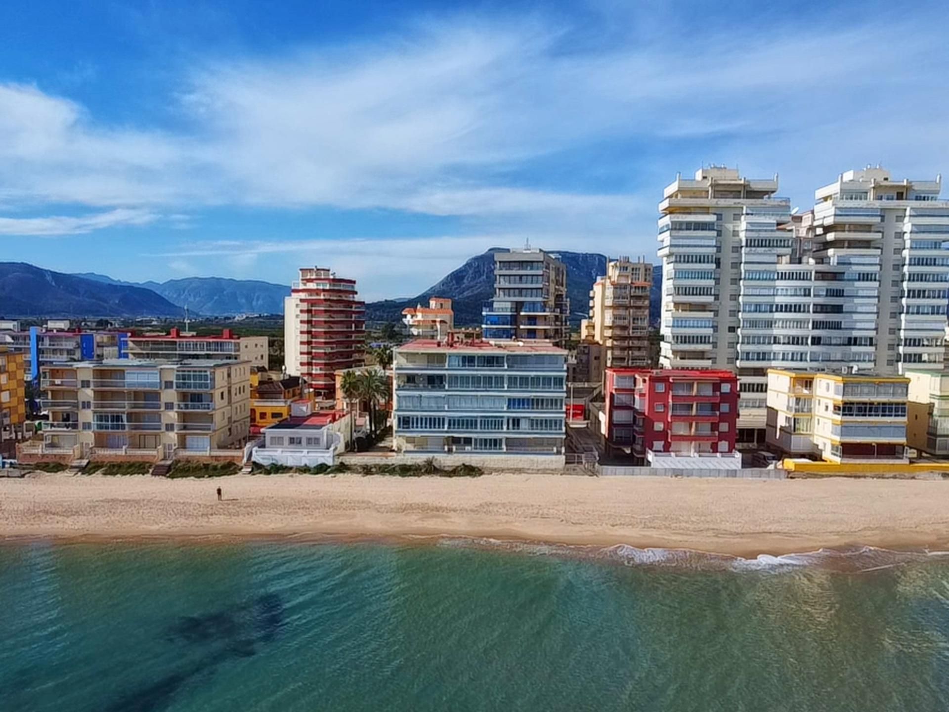 Vista exterior de Apartamento en venta en Tavernes de la Valldigna con Terraza