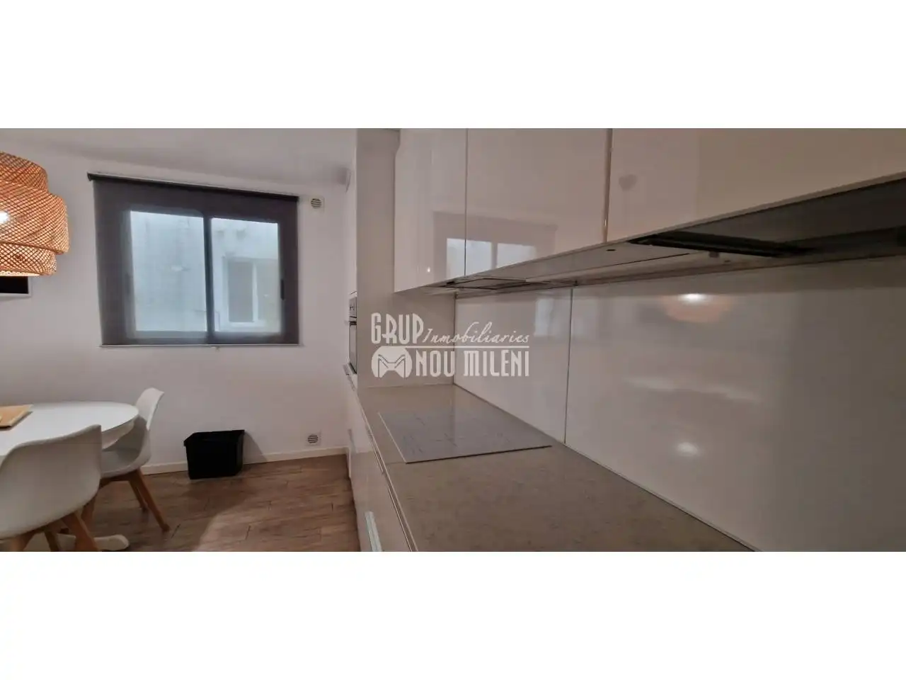 Bedroom of Flat for rent in Silla  with Air Conditioner, Heating and Parquet flooring