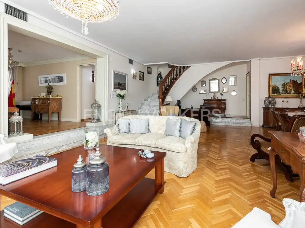 Sala de estar de Casa o chalet en venta en Paterna con Calefacción, Jardín privado y Parquet