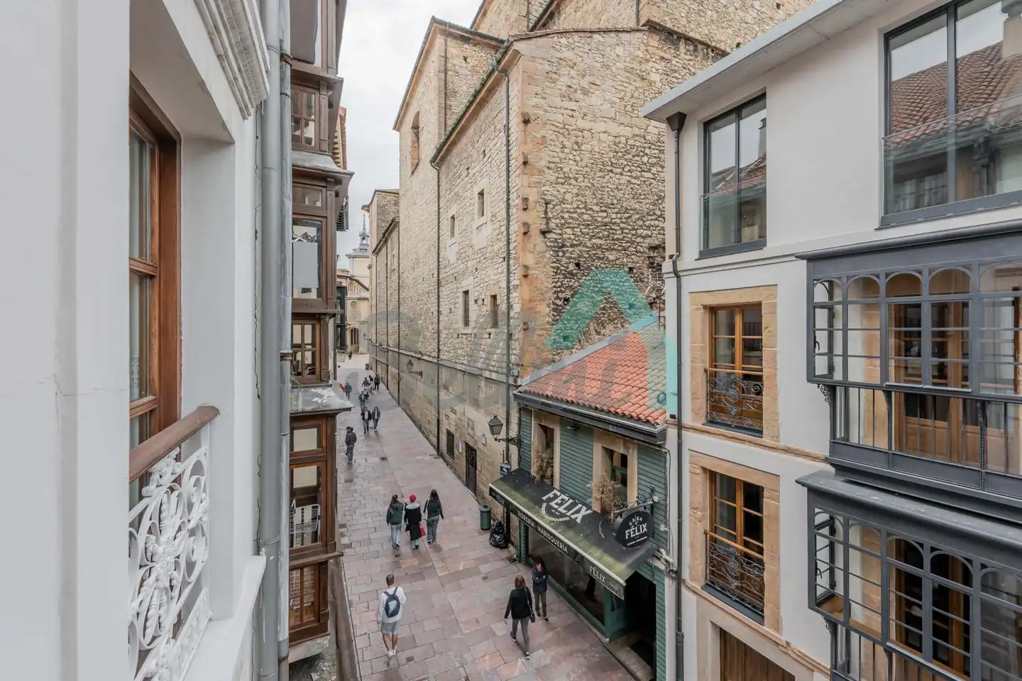 Außenansicht von Wohnung zur untervermieten in Oviedo  mit Heizung, Parkett und Möbliert