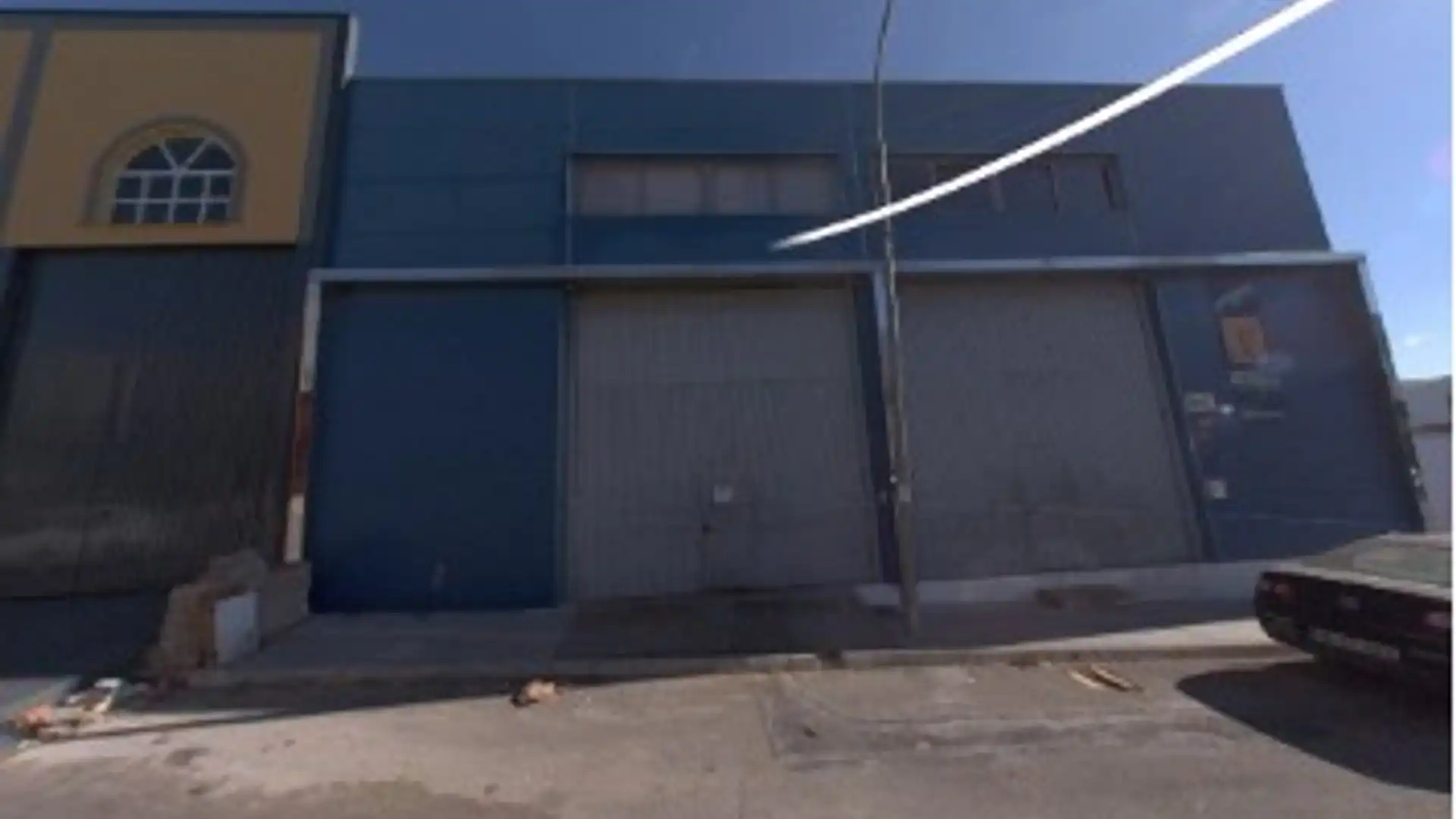 Vista exterior de Nave industrial en venta en Lucena