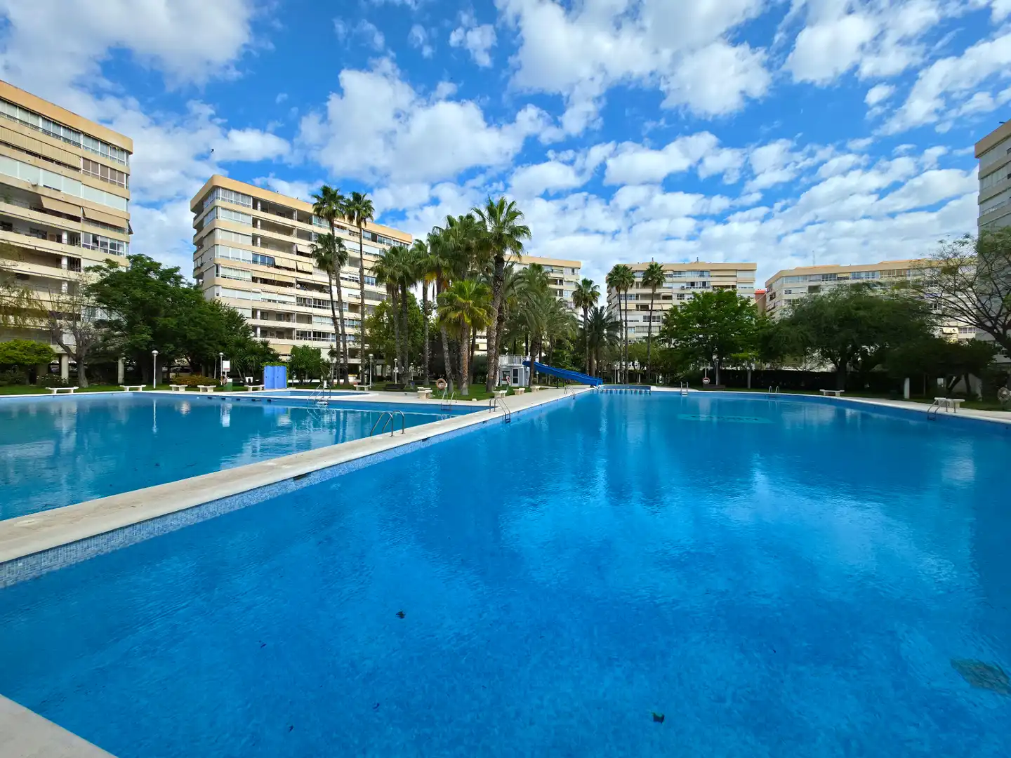 Piso con terraza en venta en Avenida Santander 25