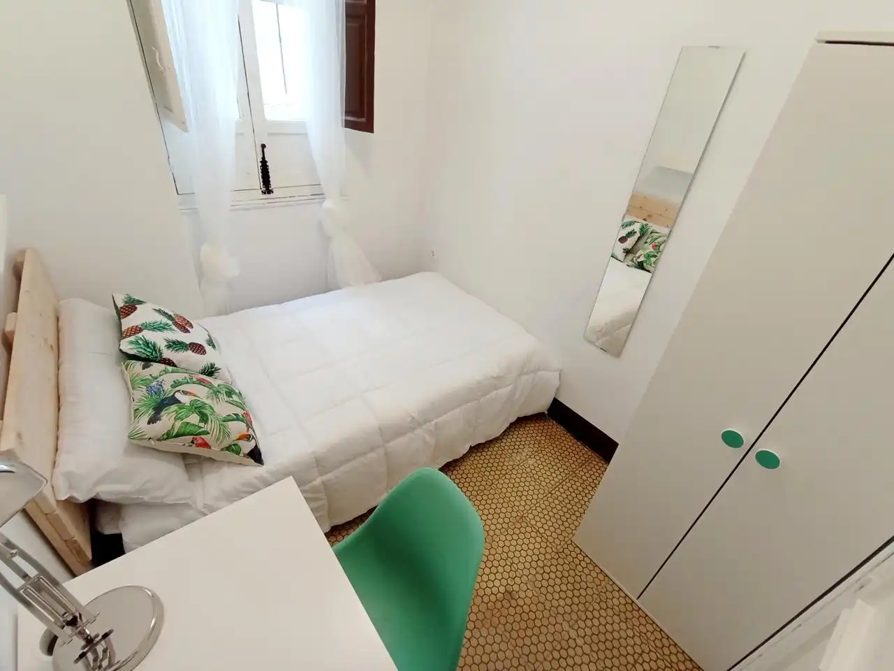 Ground floor for rent in Santa Teresa, Centro - Sagrario