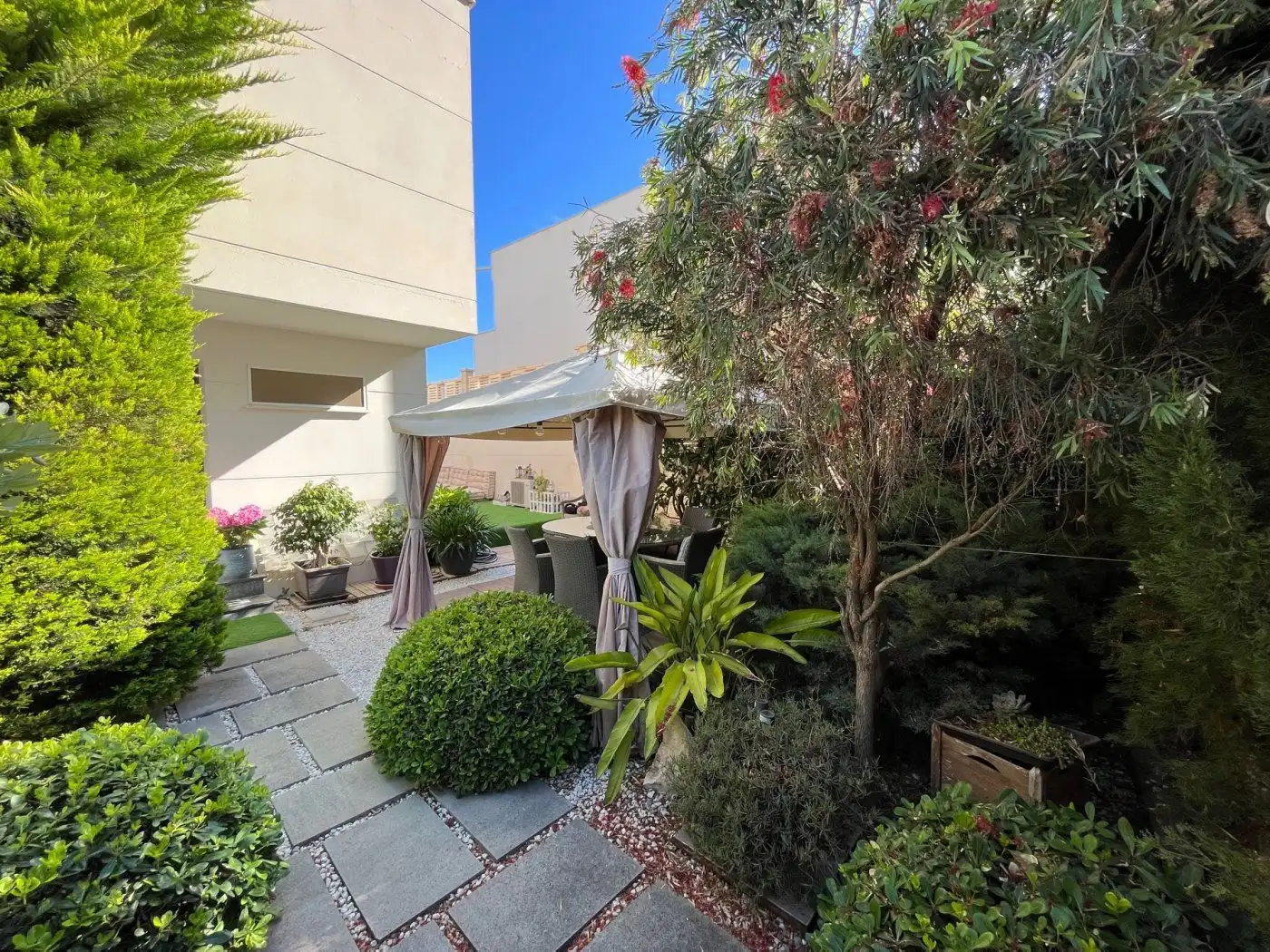 Terrassa de Casa o xalet en venda en L'Alfàs del Pi amb Aire condicionat, Jardí privat i Terrassa