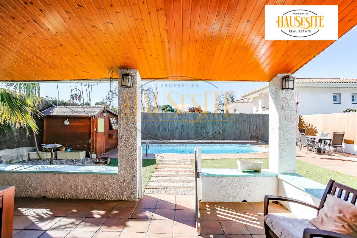 Vista exterior de Casa o chalet en venta en Sant Pere de Ribes con Aire acondicionado, Calefacción y Jardín privado