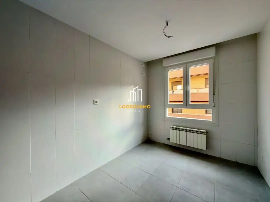 Piso con ascensor en venta en Lardero, imagen 4