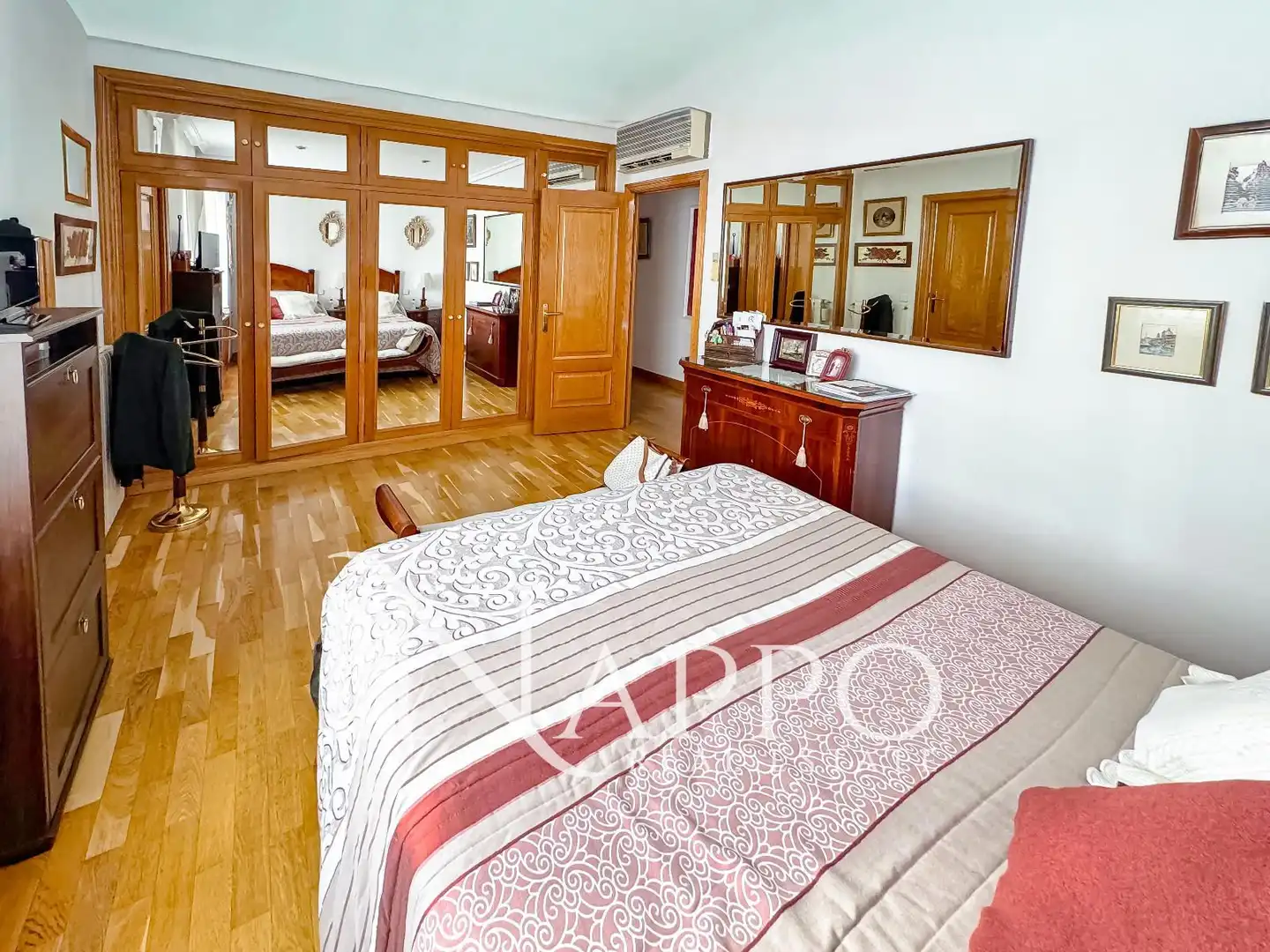 Bedroom of Attic for sale in Madrid  with Air Conditioner, Heating and Parquet flooring
