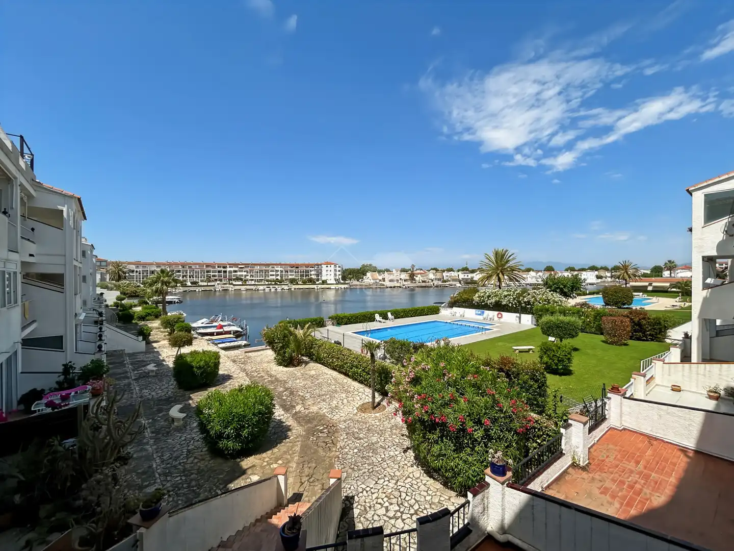 Garden of Flat for sale in Empuriabrava  with Air Conditioner, Heating and Terrace