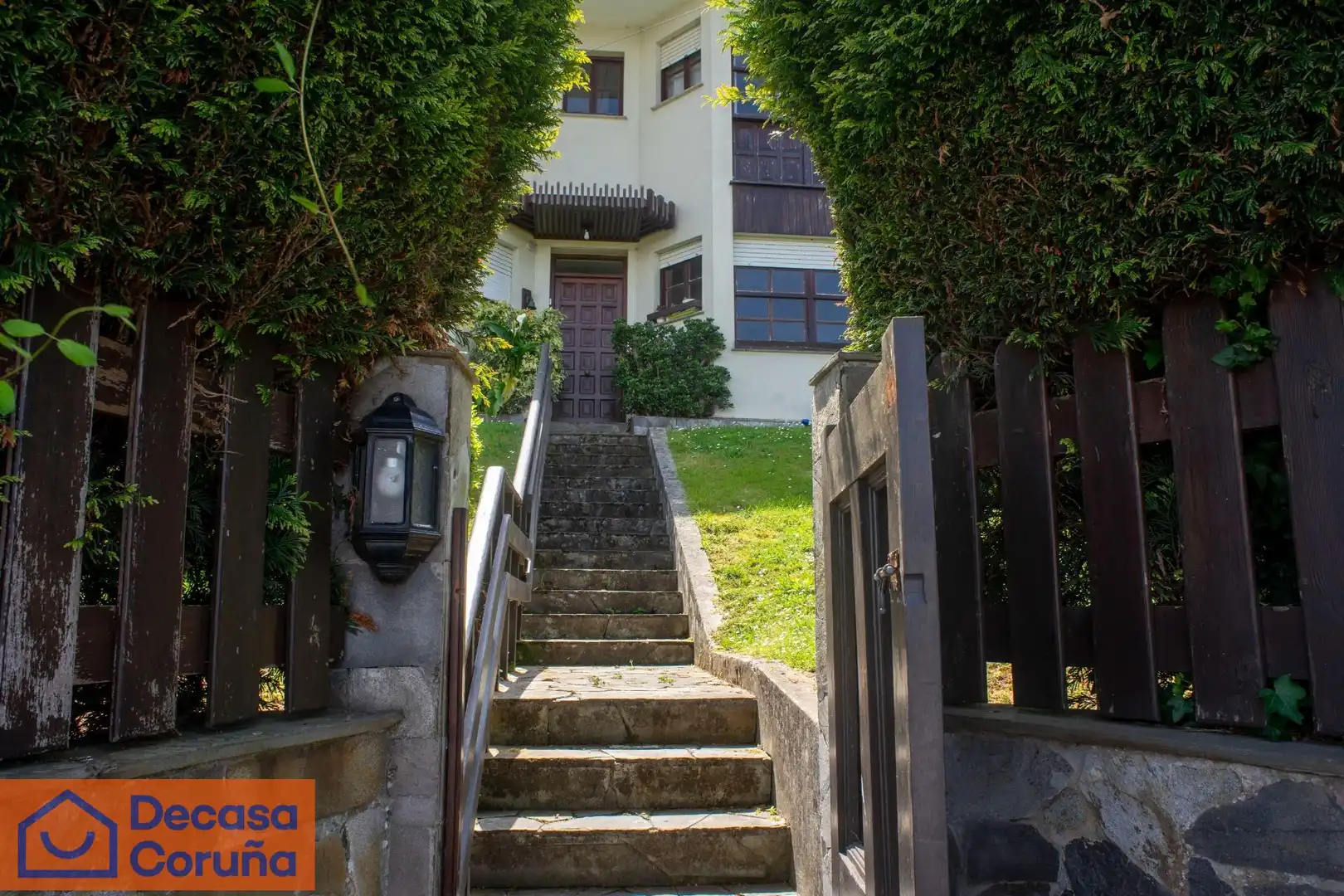 Vista exterior de Casa o chalet en venta en Oleiros con Calefacción, Jardín privado y Terraza