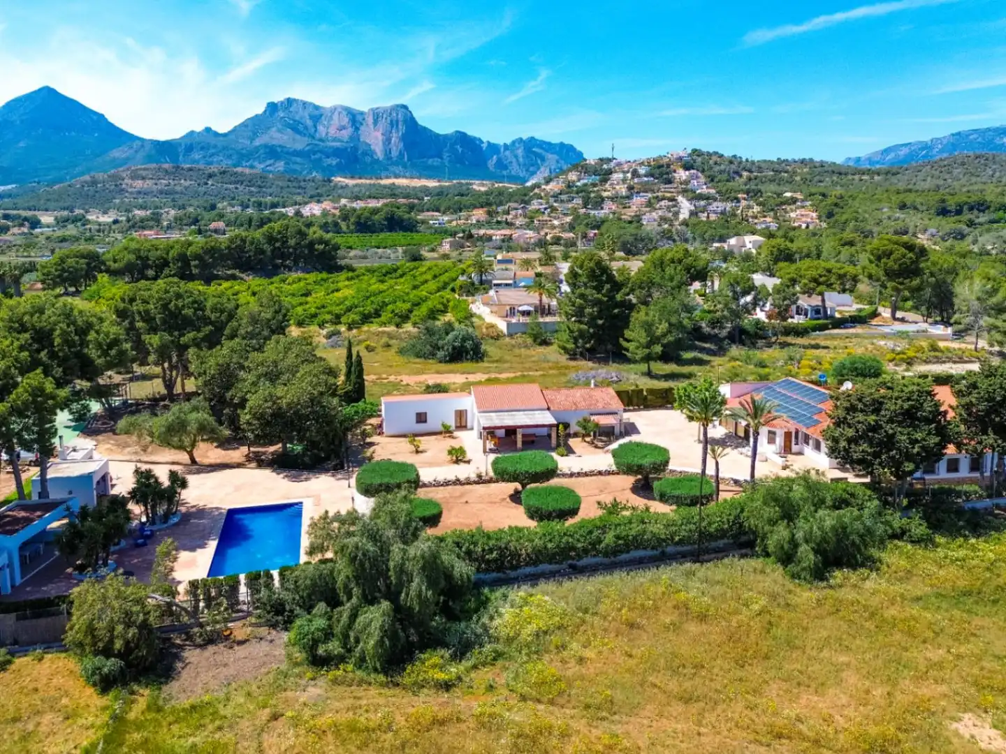 Casa en venta en Pueblo - Urbanizaciones