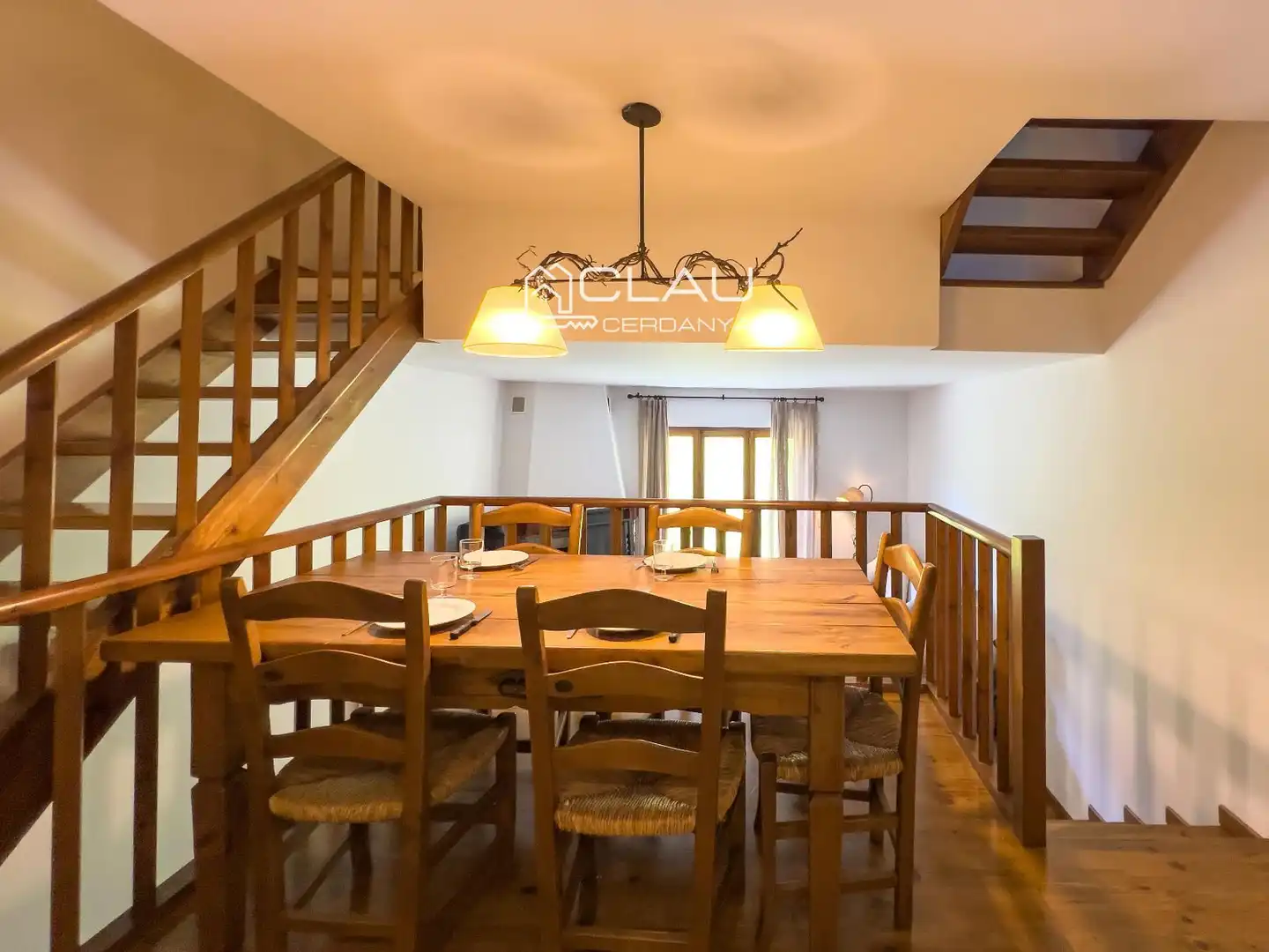 Esszimmer von Einfamilien-Reihenhaus zur Miete in Isòvol mit Heizung, Parkett und Terrasse