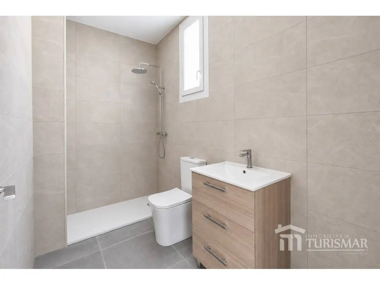 Detached house with pool for sale in Calle Luís Góngora 1, imagen 3