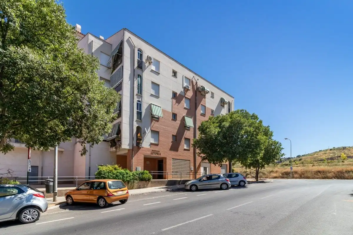 Außenansicht von Wohnung zur Miete in Granada mit Heizung, Möbliert und Balkon