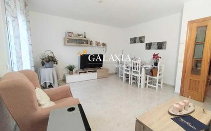 Living room of Single-family semi-detached for sale in Pantoja  with Air Conditioner, Private garden and Storage room