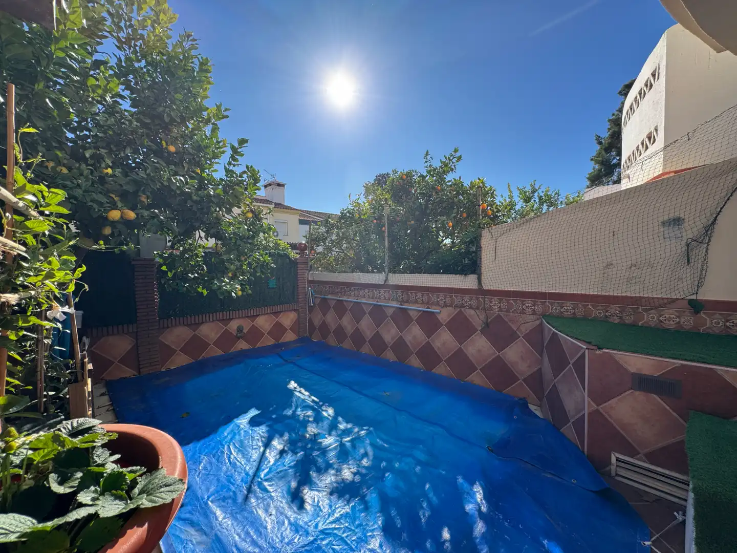 Piscina de Casa adosada en venda en Mijas amb Aire condicionat, Calefacció i Jardí privat