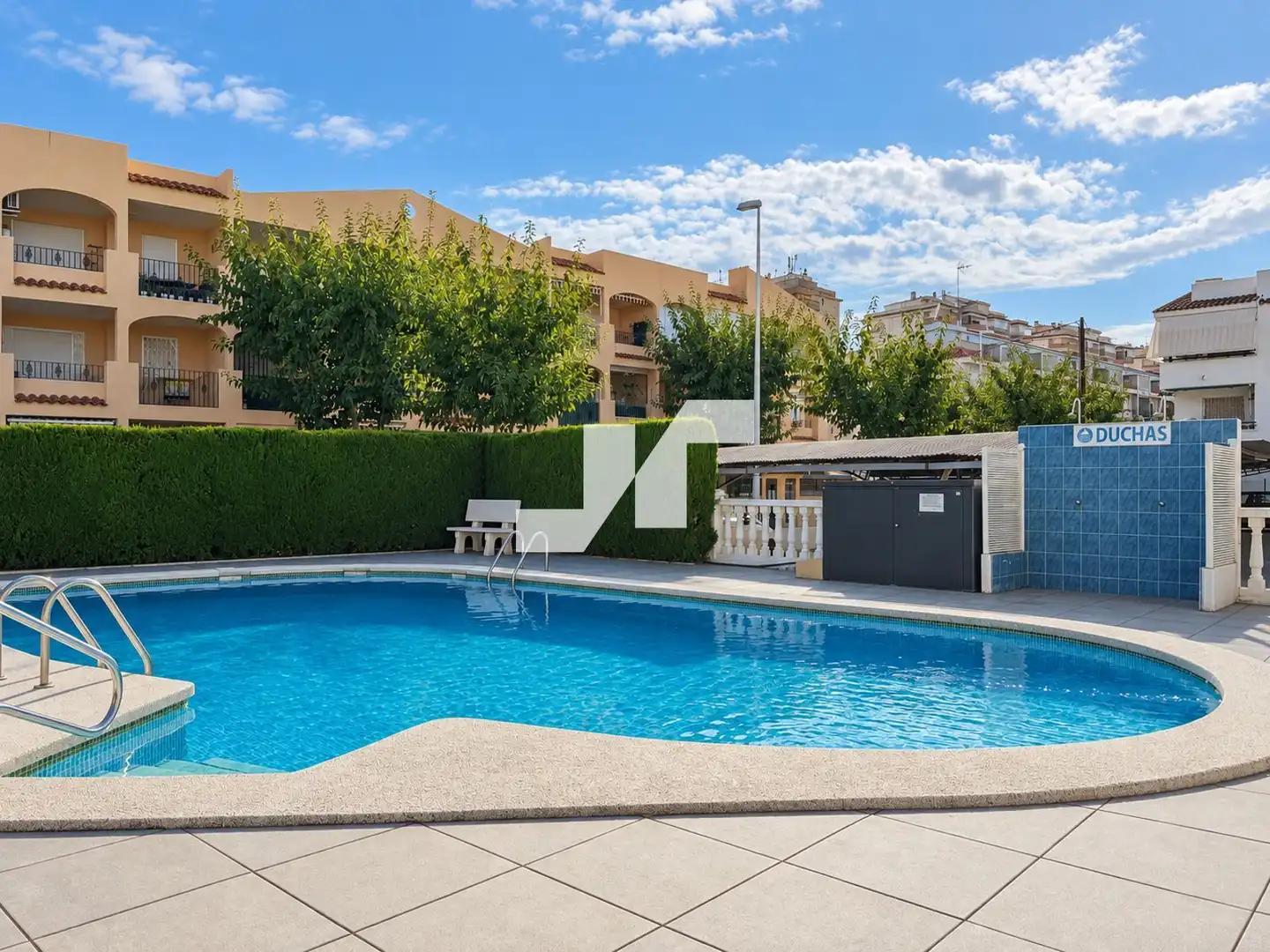 Apartament amb piscina en venda a Teruel