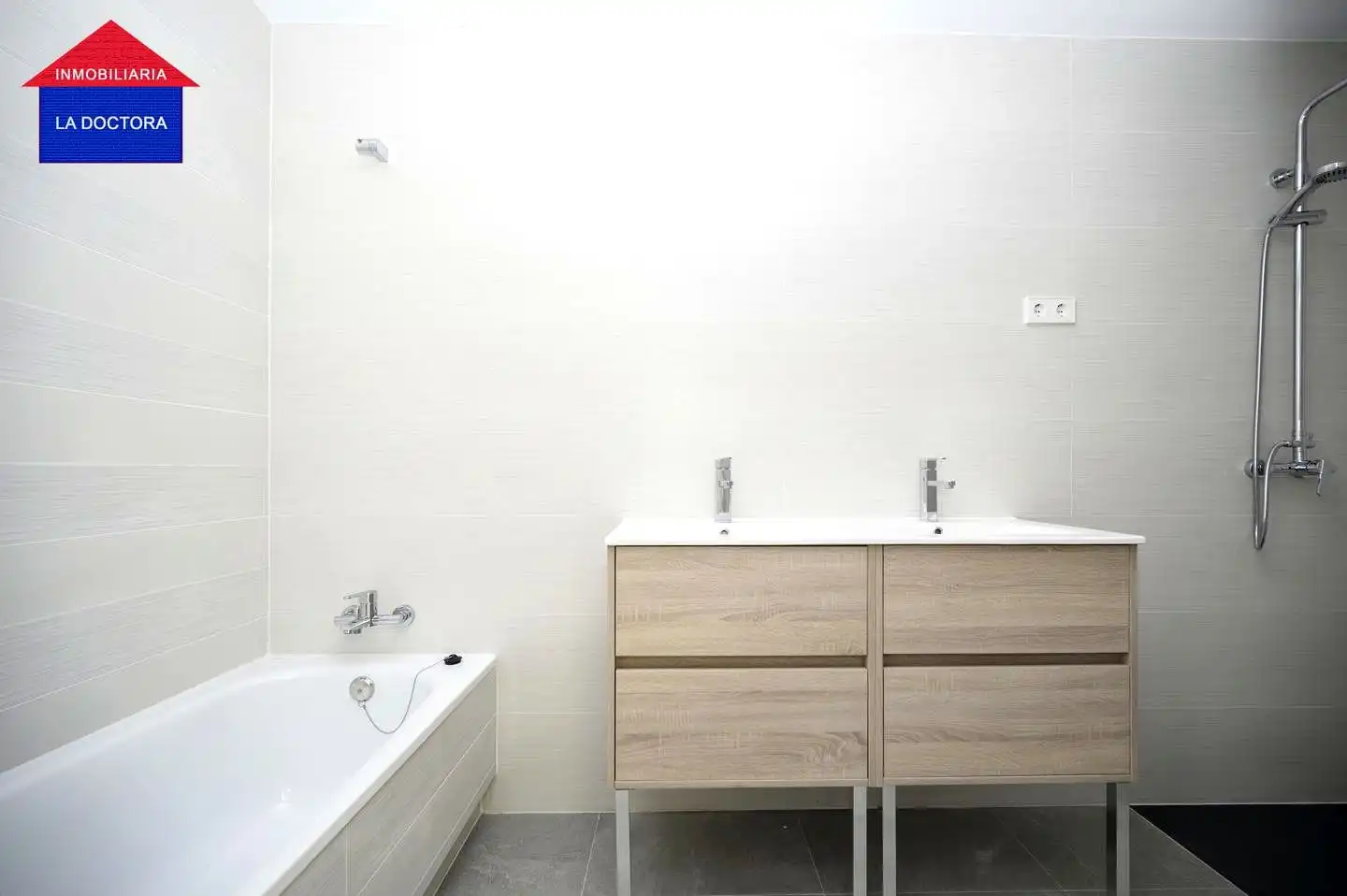 Baño de Casa adosada en venta en Villamantilla con Aire acondicionado, Calefacción y Jardín privado