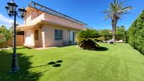 Vista exterior de Casa o xalet en venda en Reus amb Aire condicionat, Terrassa i Piscina