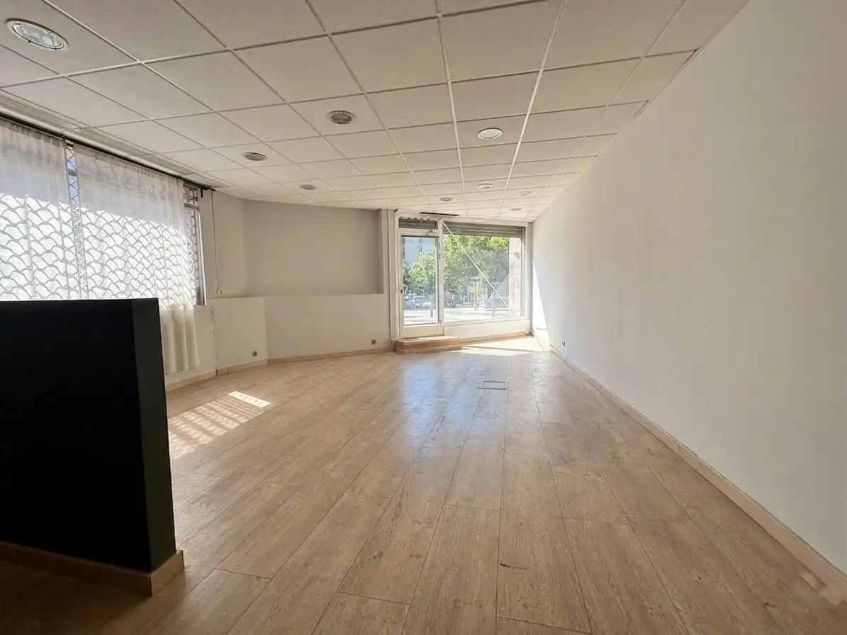 Local de alquiler en L'Hospitalet de Llobregat con Aire acondicionado