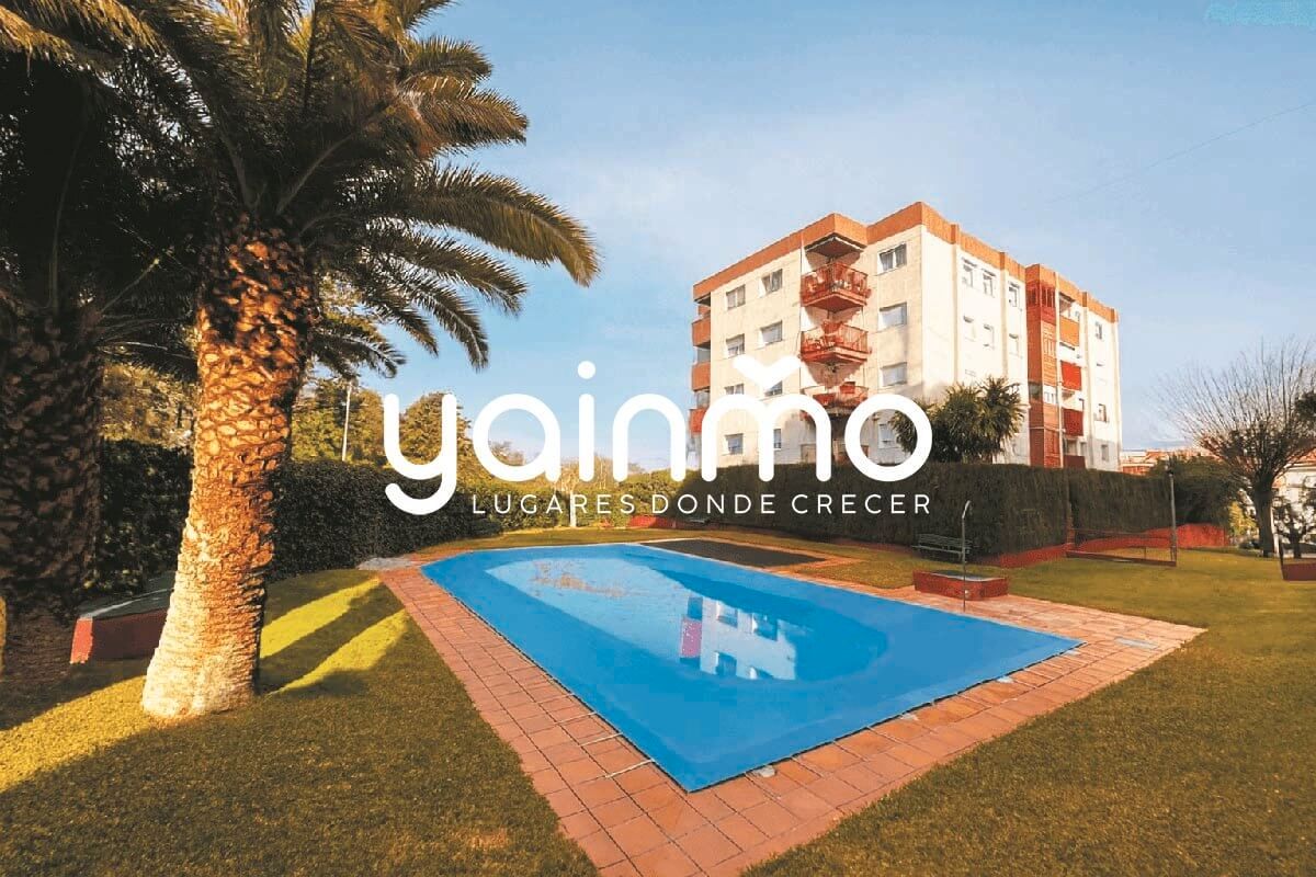 Swimming pool of Flat for sale in  Jaén Capital  with Private garden, Storage room and Balcony