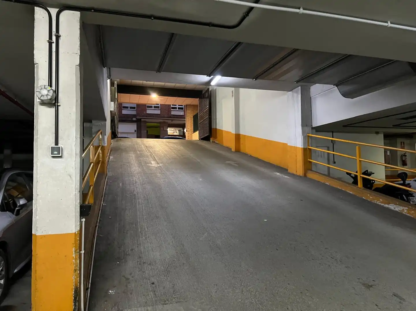 Garage zur Miete in Gijón , Asturias