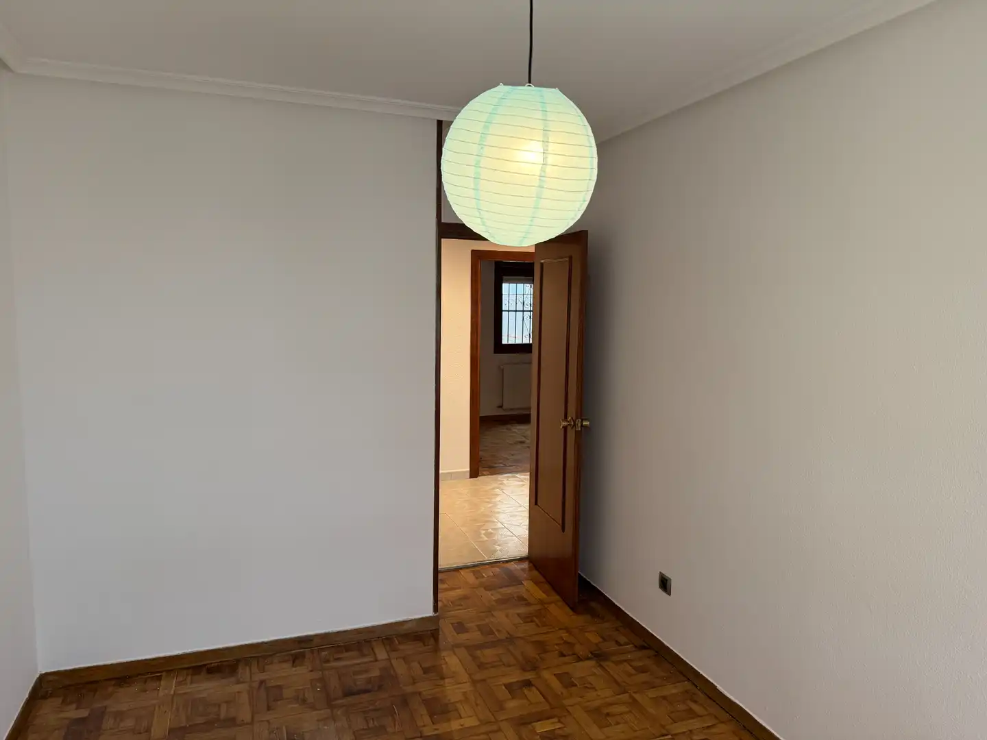 Pis en venda en Oviedo  amb Calefacció, Parquet i Terrassa