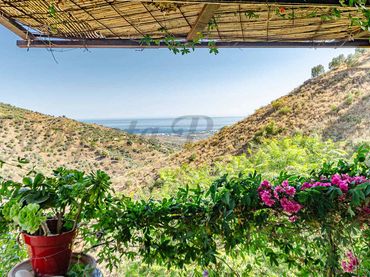 Casa rústica con piscina en venta en Arenas