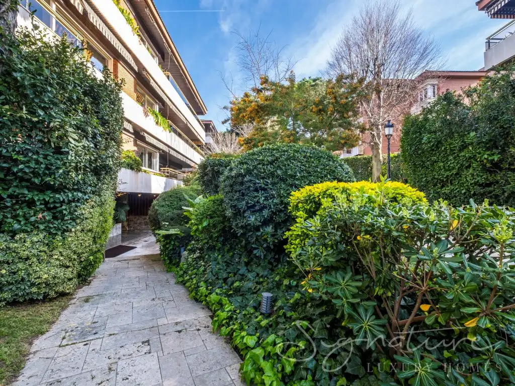 Exterior view of Ground floor for sale in Sant Cugat del Vallès  with Heating, Private garden and Terrace