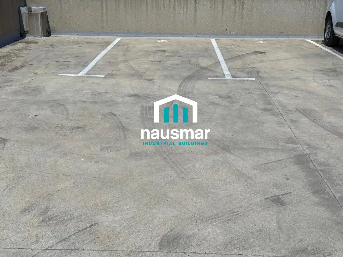 Aparcament de Nau industrial en venda en Mataró