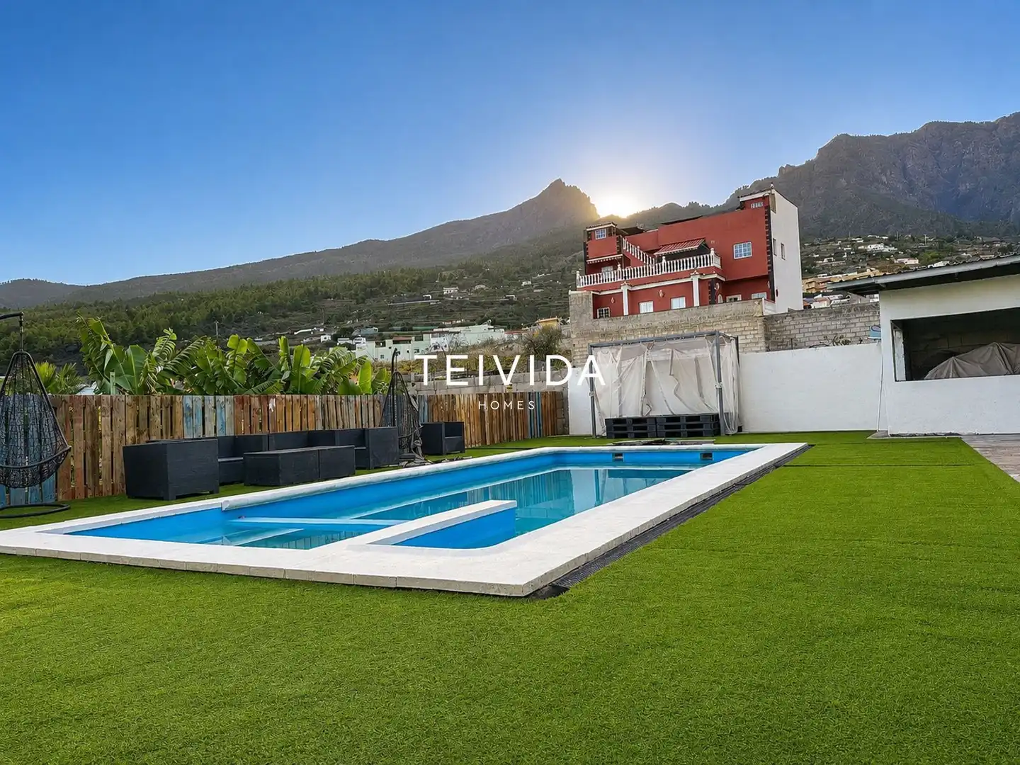 House with pool for sale in Travesía Los Barreto