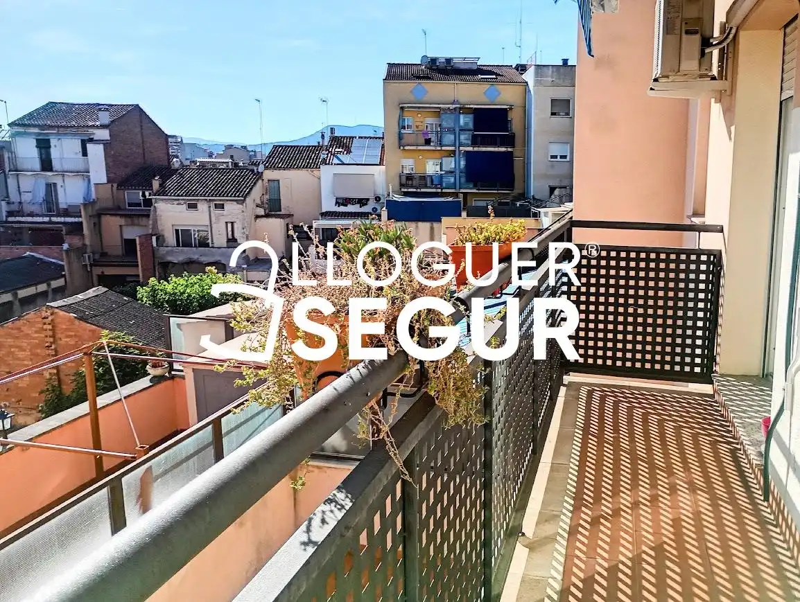 Vista exterior de Piso de alquiler en Olesa de Montserrat con Aire acondicionado, Calefacción y Terraza