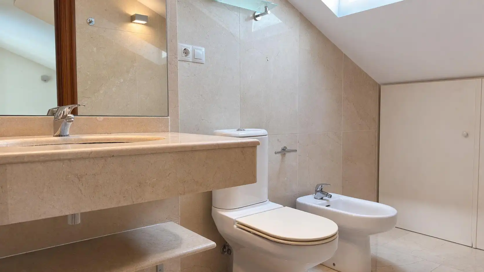 Badezimmer von Maisonette zum Verkauf in Comillas (Cantabria) mit Heizung