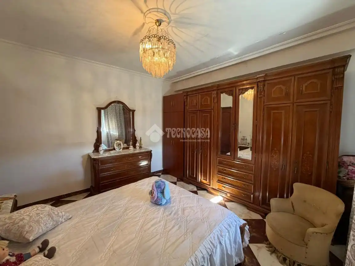 Dormitori de Casa o xalet en venda en Sevilla amb Aire condicionat i Balcó