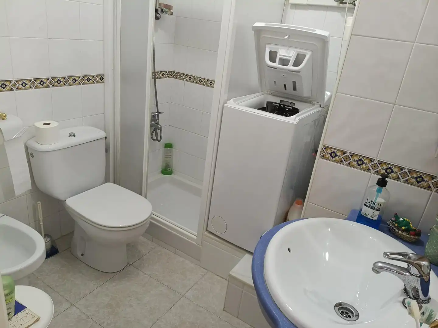 Baño de Casa adosada en venta en Guardamar del Segura con Jardín privado, Terraza y Amueblado