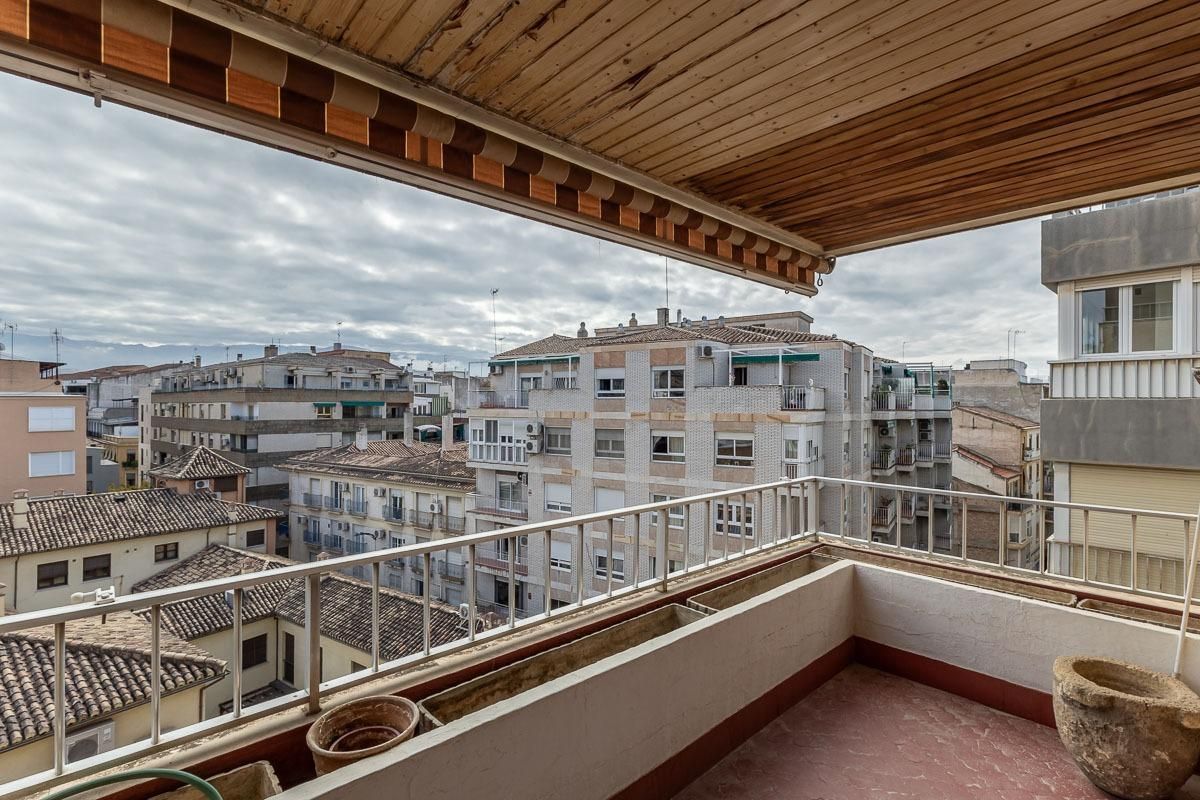 Terraza de Piso en venta en  Granada Capital con Calefacción y Terraza