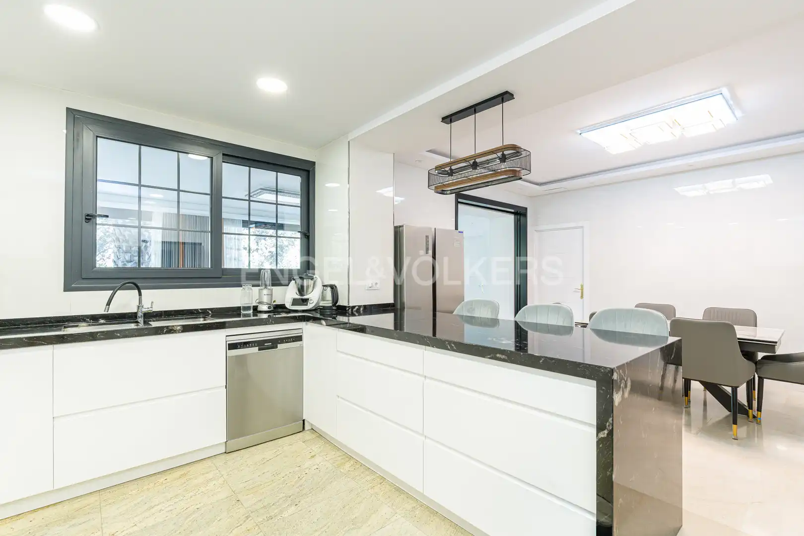 Cocina de Casa o chalet en venta en Boadilla del Monte con Aire acondicionado, Calefacción y Jardín privado