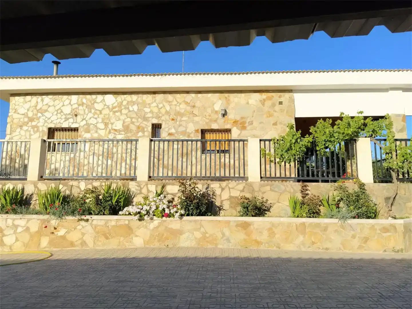 Exterior view of Flat for sale in Alfarb  with Air Conditioner, Private garden and Parquet flooring