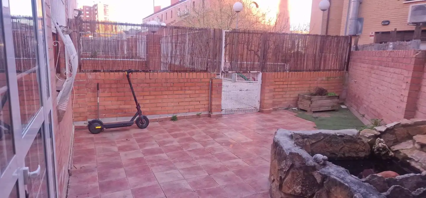 Garden of Detached homes for sale in Zaragoza  with Air Conditioner, Heating and Private garden