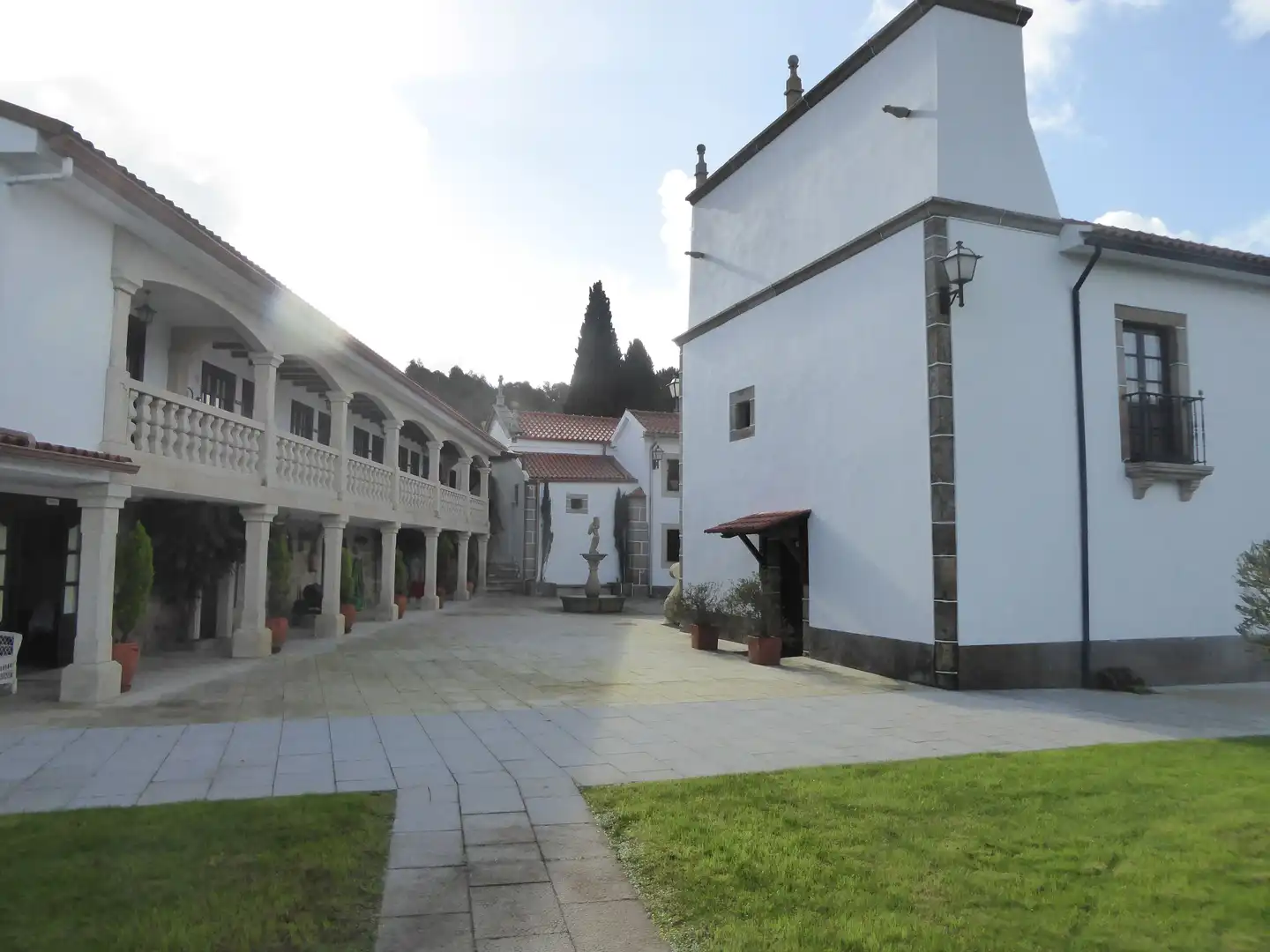 Außenansicht von Country house zum Verkauf in Tui mit Klimaanlage, Heizung und Privatgarten