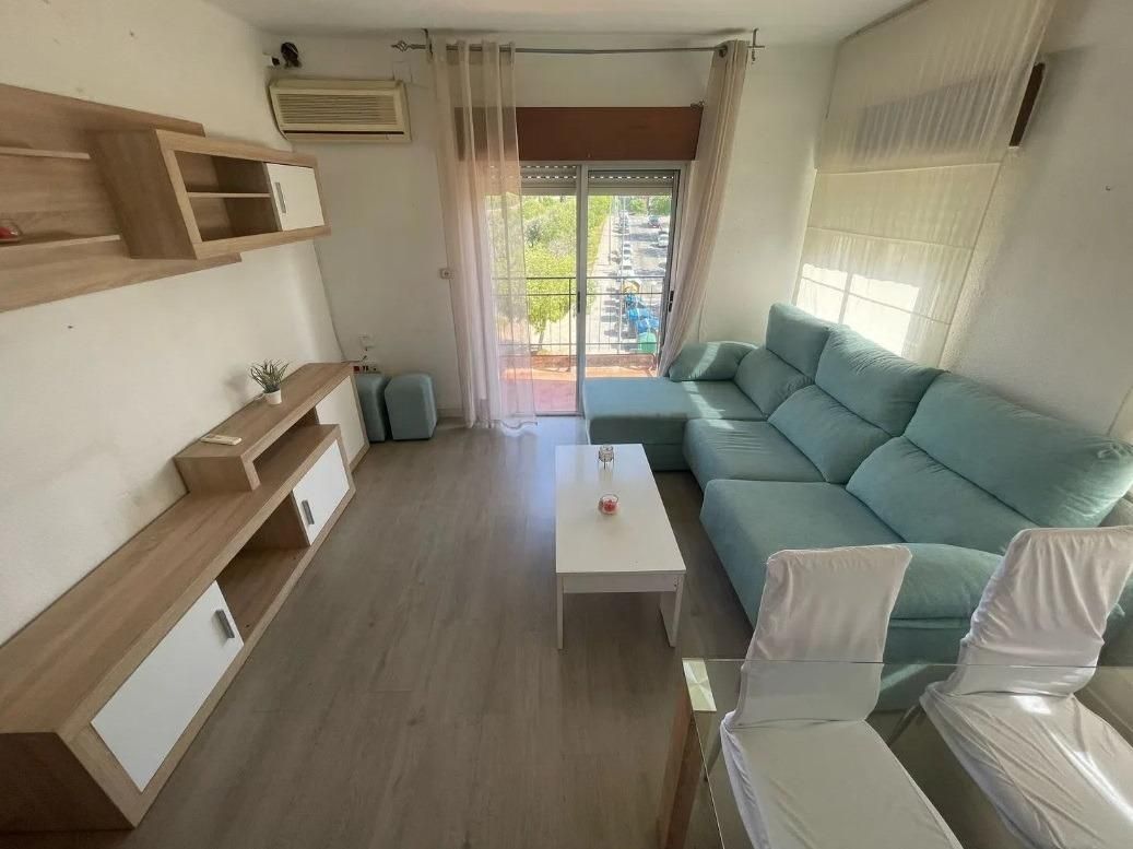 Living room of Flat to rent in  Granada Capital  with Air Conditioner, Terrace and Storage room