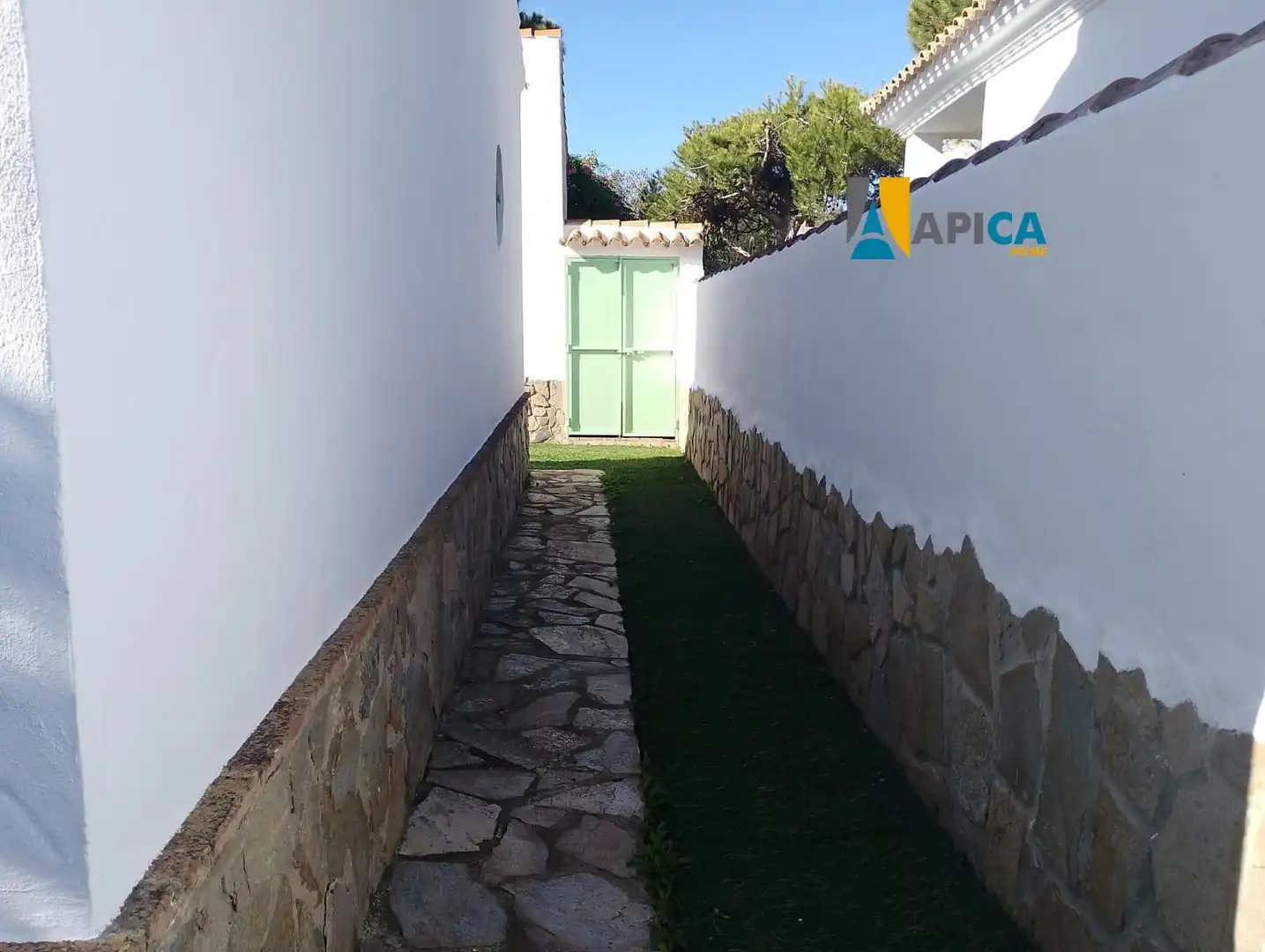 Vista exterior de Casa o chalet en venta en Barbate con Terraza, Trastero y Amueblado
