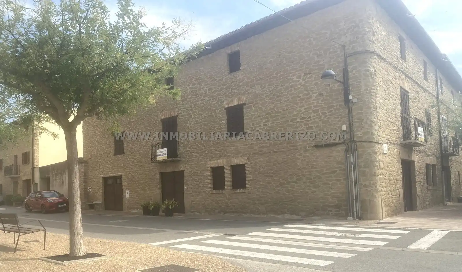Vista exterior de Casa adosada en venda en Obanos amb Calefacció, Parquet i Terrassa