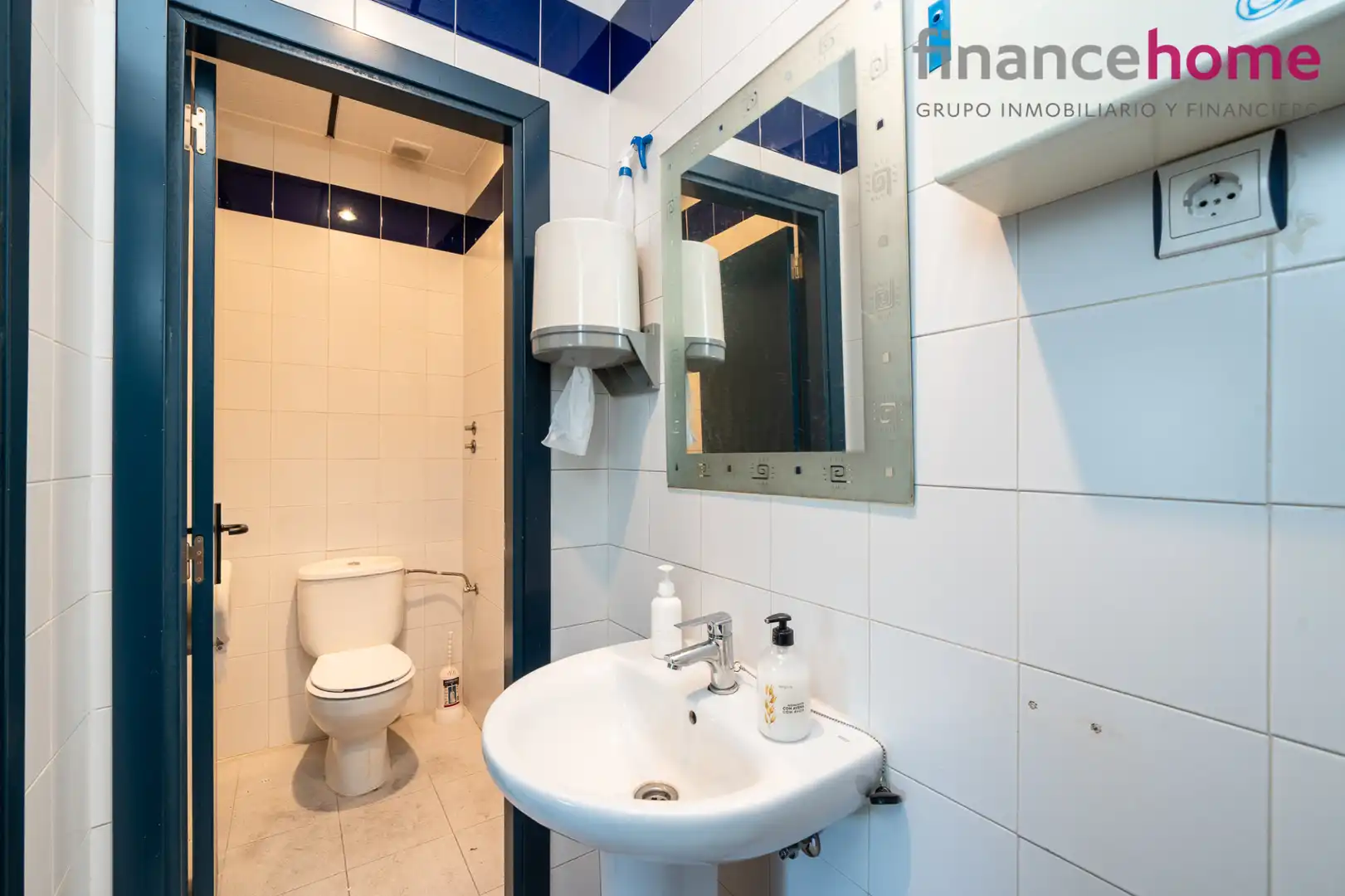 Bathroom of Industrial buildings for sale in Fuenlabrada  with Heating and Alarm