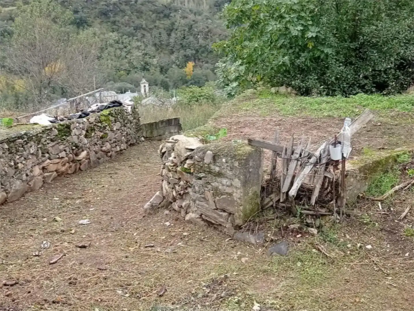Casa adosada en venda en Petín amb Moblat
