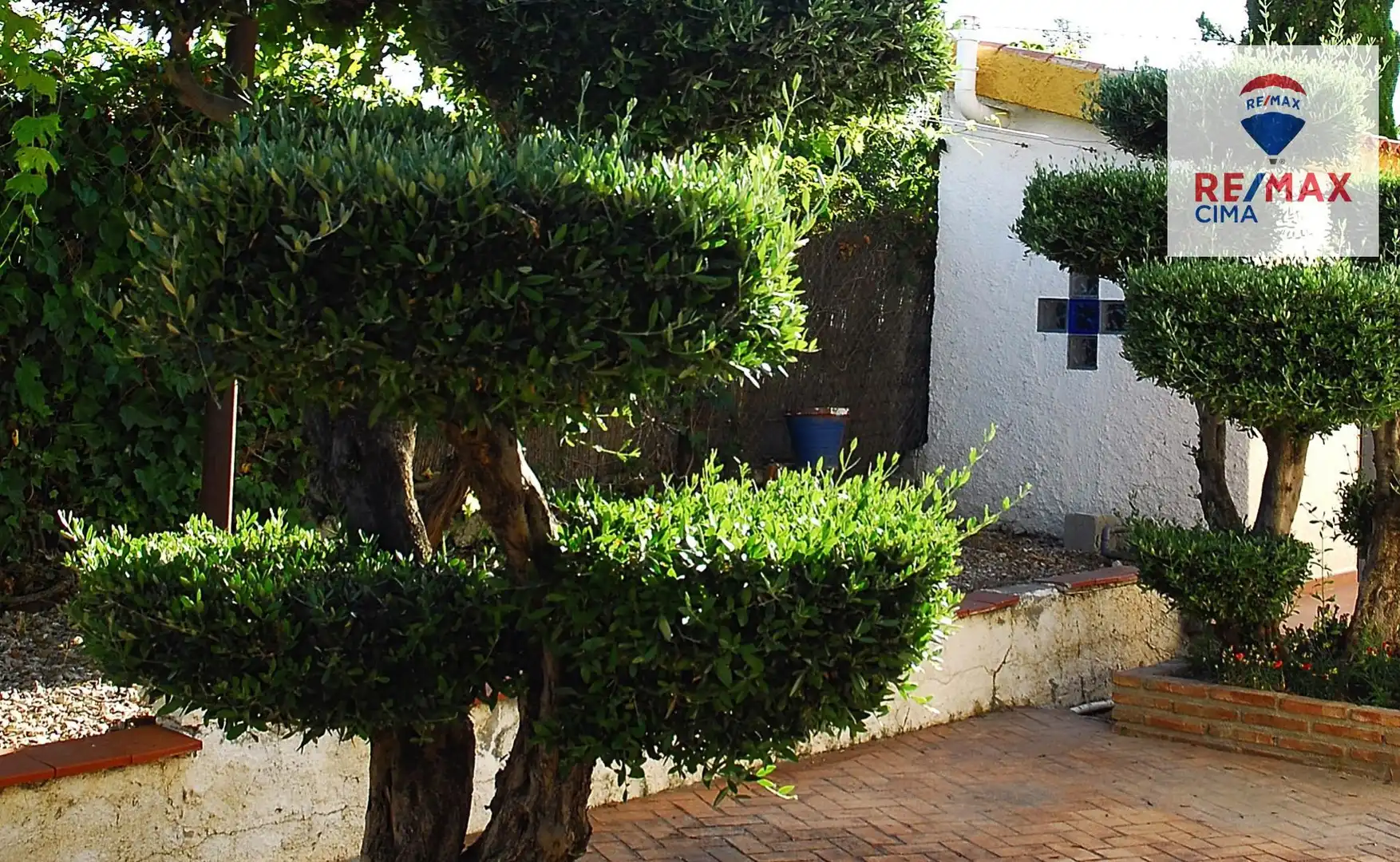 Jardí de Casa o xalet en venda en Baza amb Aire condicionat, Calefacció i Jardí privat
