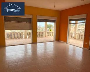 Vista exterior de Casa o xalet en venda en Alicante / Alacant amb Jardí privat i Terrassa